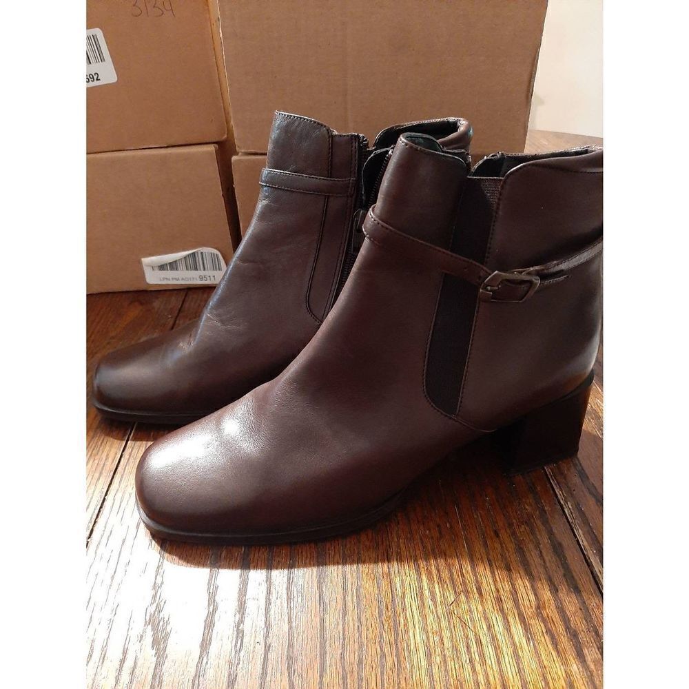 Size 10 Borelli Madeline Brown Ankle Boots Booties Shoes Leather Stacked Heel